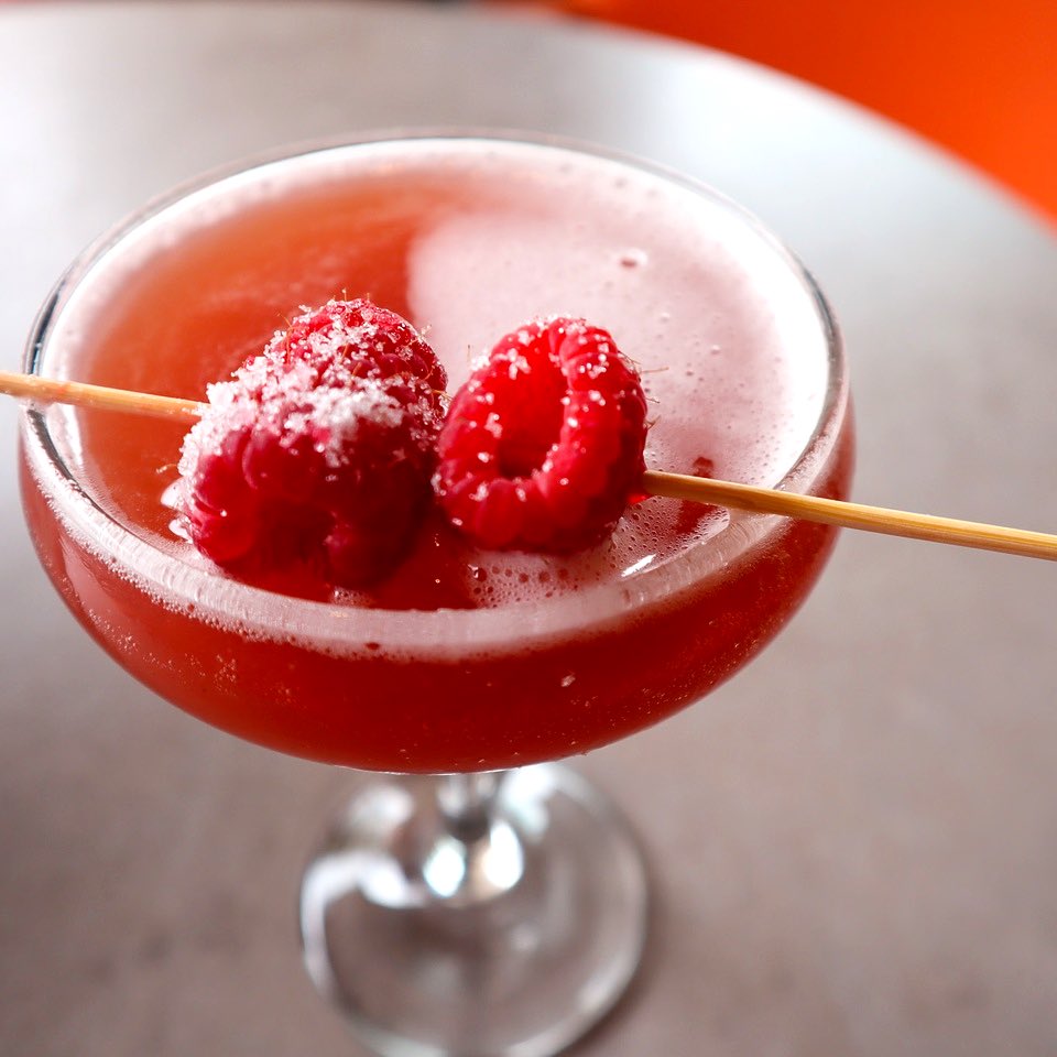 How pretty is our Pretty Boy? 🌟🍹 Our Pretty Boy, is a delightful mix of Casamigo's Tequila, pineapple, raspberry puree, Cointreau, and zesty lemon.

#disneyfoodblog #disneyfoodie #disneyfoods #disneylandfood #downtowndisney #orangecounty #splitsville #yelpoc