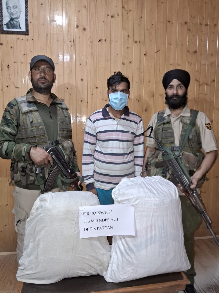 BaramullaPolice's tweet photo. #OperationDrugFreeBaramulla
Drug smuggler namely Sartaj Mir arrested; 15 Kgs of Contraband Poppy Straw like substances recovered during naka checking at Nehalpora Pattan; Case registered.
#SayNoToDrugs
@JmuKmrPolice
@KashmirPolice
@DIGBaramulla
@DCBaramulla
@Amod_India https://t.co/QDhmWRwcQH