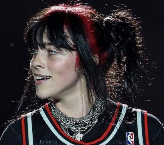 LorellyDevil's tweet photo. Eu sou completamente obcecada pela Billie Eilish https://t.co/ChUVxVg1c6