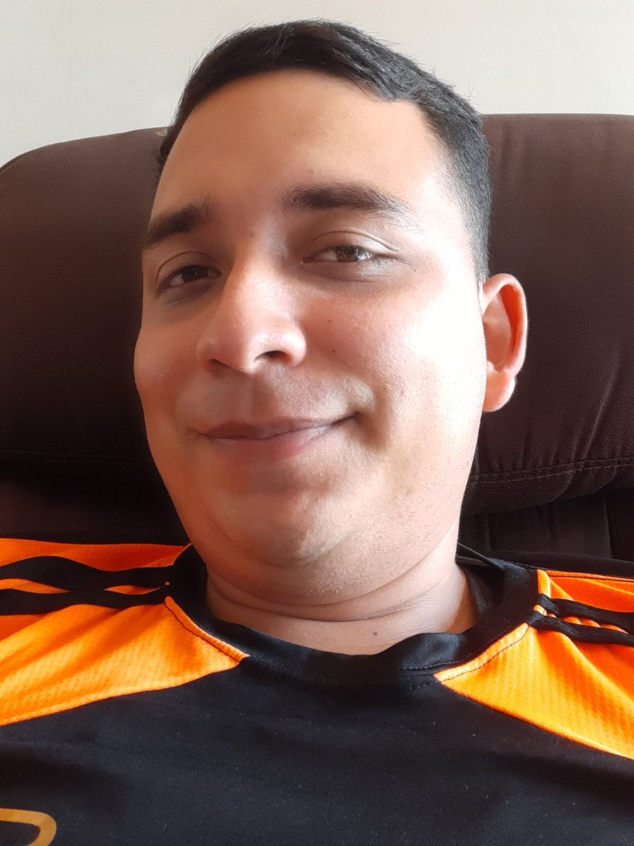 ShapuShow's tweet photo. @cdaguilaoficial @umbro https://t.co/3jAucLHAYy