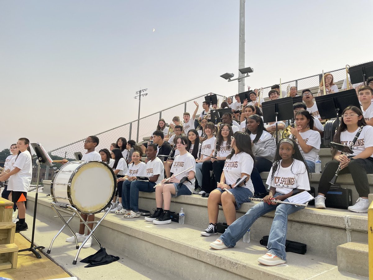 ROCKSPRINGSBAND's tweet photo. Pep Band did a fantastic job tonight at the game!! Way to represent!! ⁦@RSMSKNIGHTS⁩ ⁦@RCSArts⁩ https://t.co/7BqU2dYsRo