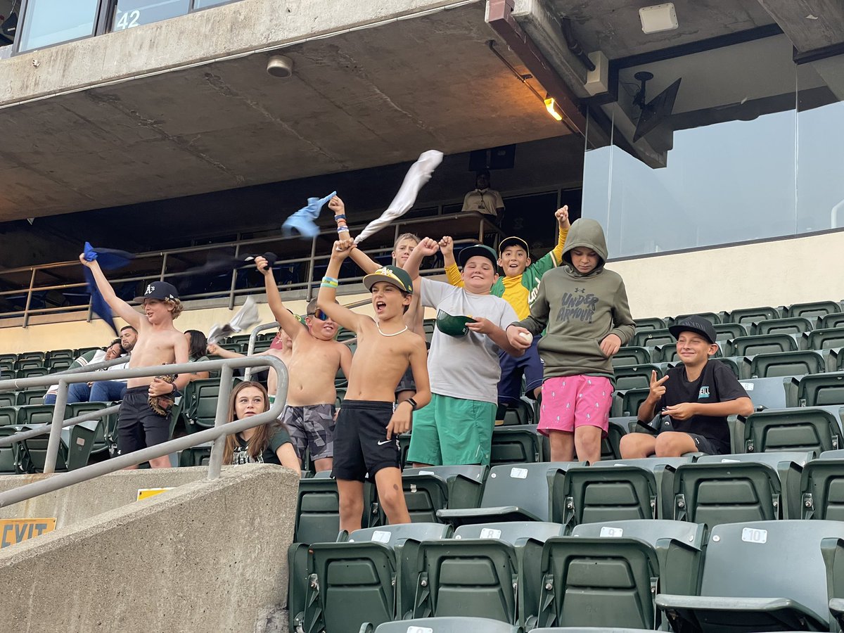 Serena17's tweet photo. @Athletics #atthecoliseum school night https://t.co/GS7K61hom4