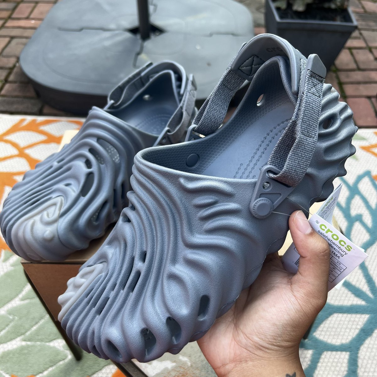 EssentialXKicks's tweet photo. Niagara Salehe Bembury x Crocs size 7 &amp; size 10 $95 each https://t.co/6spMTltg3u