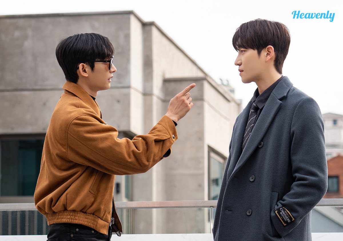 heavenly_pick's tweet photo. 🚨 헤븐리 신작🚨
【준과 준】

최준의 약혼녀, 미국행 소식까지 듣고 실망한 이준,
최준을 밀어내려 하지만 뜻대로 되지 않는데...?

지금 헤븐리 앱에서 6화 공개!
👉https://t.co/DJWObsbPxJ

#JunAndJun #준과준 #기현우 #양준모 #조찬현 #박형섭 https://t.co/i3vpjSFaWl