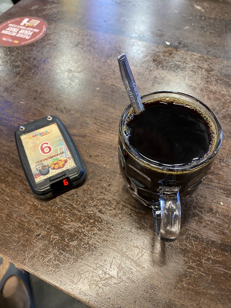 Holiday vibes day 3. Waiting for my EV to charge and…my popiah! Oh and it’s golf day 1 of 5! 💙 Wishing all of you a happy Wednesday!