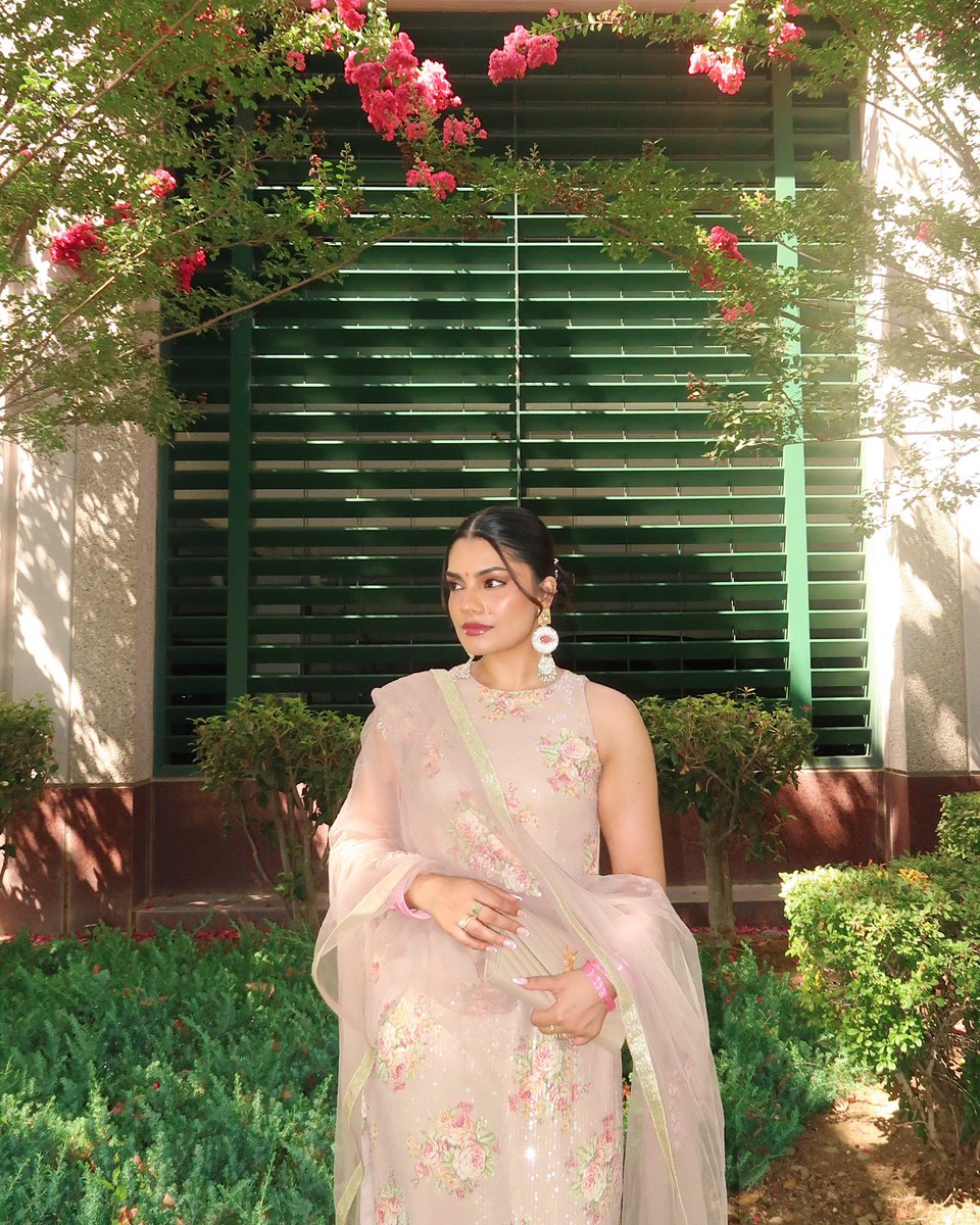 bbrsherni's tweet photo. phullan wargi 🌸 https://t.co/QJLTzVWUos