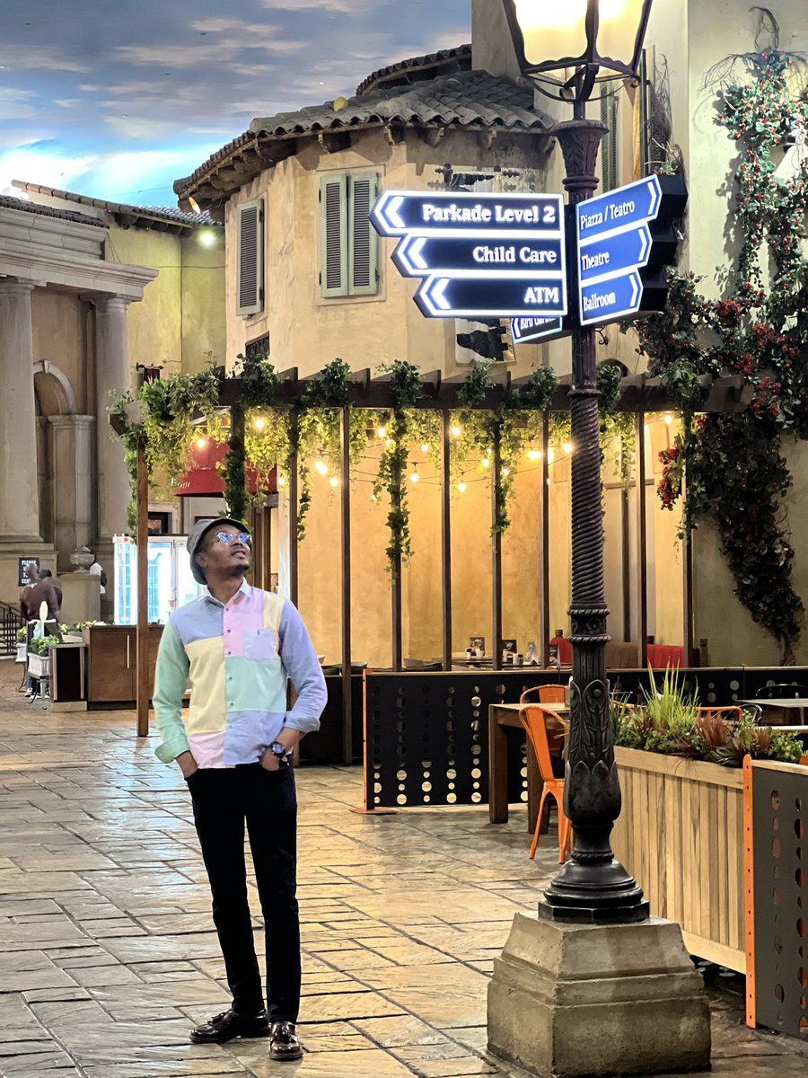 antoniolumeku's tweet image. La place des évolués à Kinshasa réaménagée le Congo change, félicitations aux autorités … 😅😍

#equilibre #couple #biso