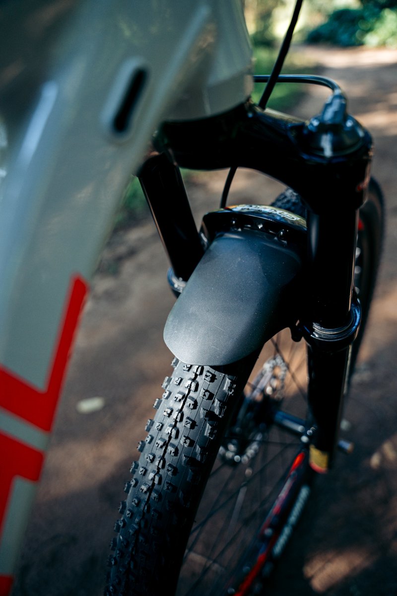 Signal Bikes (@signalbikes) on Twitter photo A lekker little detail on the Signal S910's SR Suntour suspension fork is the nifty dust/mud guard that works well to stop debris flicking up from your front tyre and into your field of vision while riding 🚲💨 🇿🇦
Visit your local Signal dealer to check out the race-ready S910👊 A lekker little detail on the Signal S910's SR Suntour suspension fork is the nifty dust/mud guard that works well to stop debris flicking up from your front tyre and into your field of vision while riding 🚲💨 🇿🇦
Visit your local Signal dealer to check out the race-ready S910👊