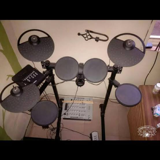 To all the music producers in the yard; Do have a PRODUCTIVE day✌️

Wizkid Grammy Davido Kumuyi Kudus 
Burna Boy Ojuelegba Deeper Life Tbaj Soboma Nationwide Delivery Tinubu Adunni Bovi Congratulations Ada Got Arrested Biggie Afrobeats Apple Luton 
Muslim-Muslim