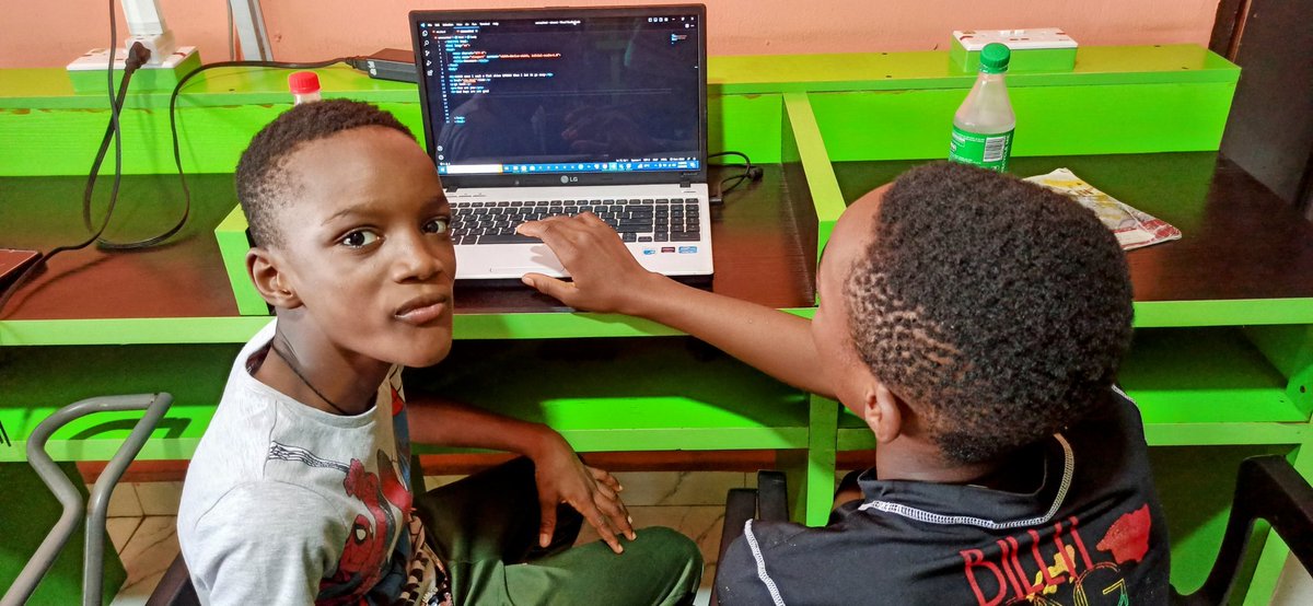 nnewitech's tweet image. Today on things we love to see.
Young boys and girls learning coding and programming in Nnewi.
#WebsiteDevelopment #CodingAndProgramming #TechX