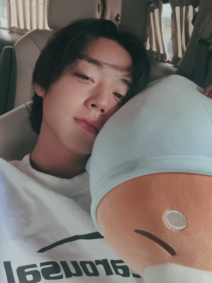 지친 하루를 달래줄 지훈이의 선물 도착 ! 🫶🏻✨
메이도 항상 화윙팅❤‍🔥

#PARKJIHOON #박지훈