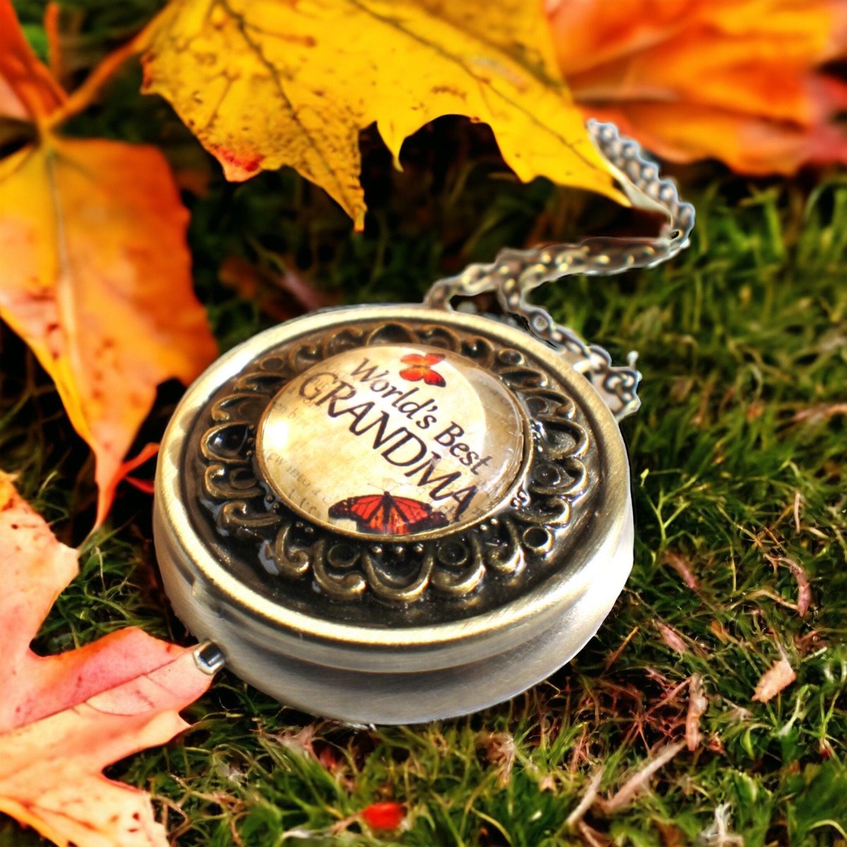 RT @charsfavorite: Music box locket,  round locket with music box inside, in silver tone or bronze with 'World's Best Grandma' on cover. tuppu.net/7e27b889 #Charsfavoritethings #Etsy #WorldsBestGrandma