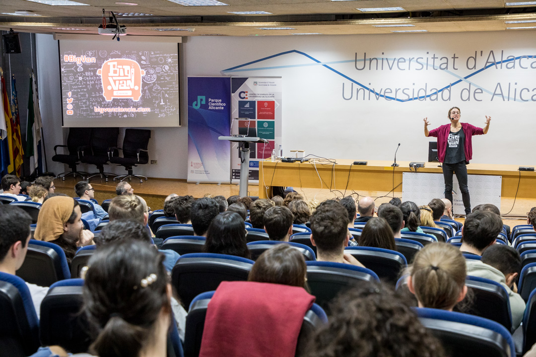 PCientificoAlic's tweet photo. #ArxiuPCA 👉 Vía #BlogPCA
🔙 Hoy queremos recordar que "Cerca de 200 estudiantes de física y matemáticas de la UA buscan salidas profesionales en las empresas del PCA"
👀 Echa un vistazo a la entrada completa: https://t.co/dWZt2CXzoB https://t.co/RuZ3rHU4at