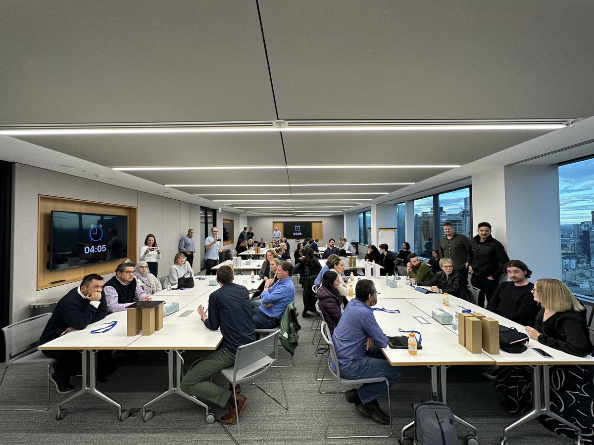 Apple Education Community meet up with plenty of ADEs sharing their thinking and thoughts and maybe the odd #onebestthing. #ADE2023