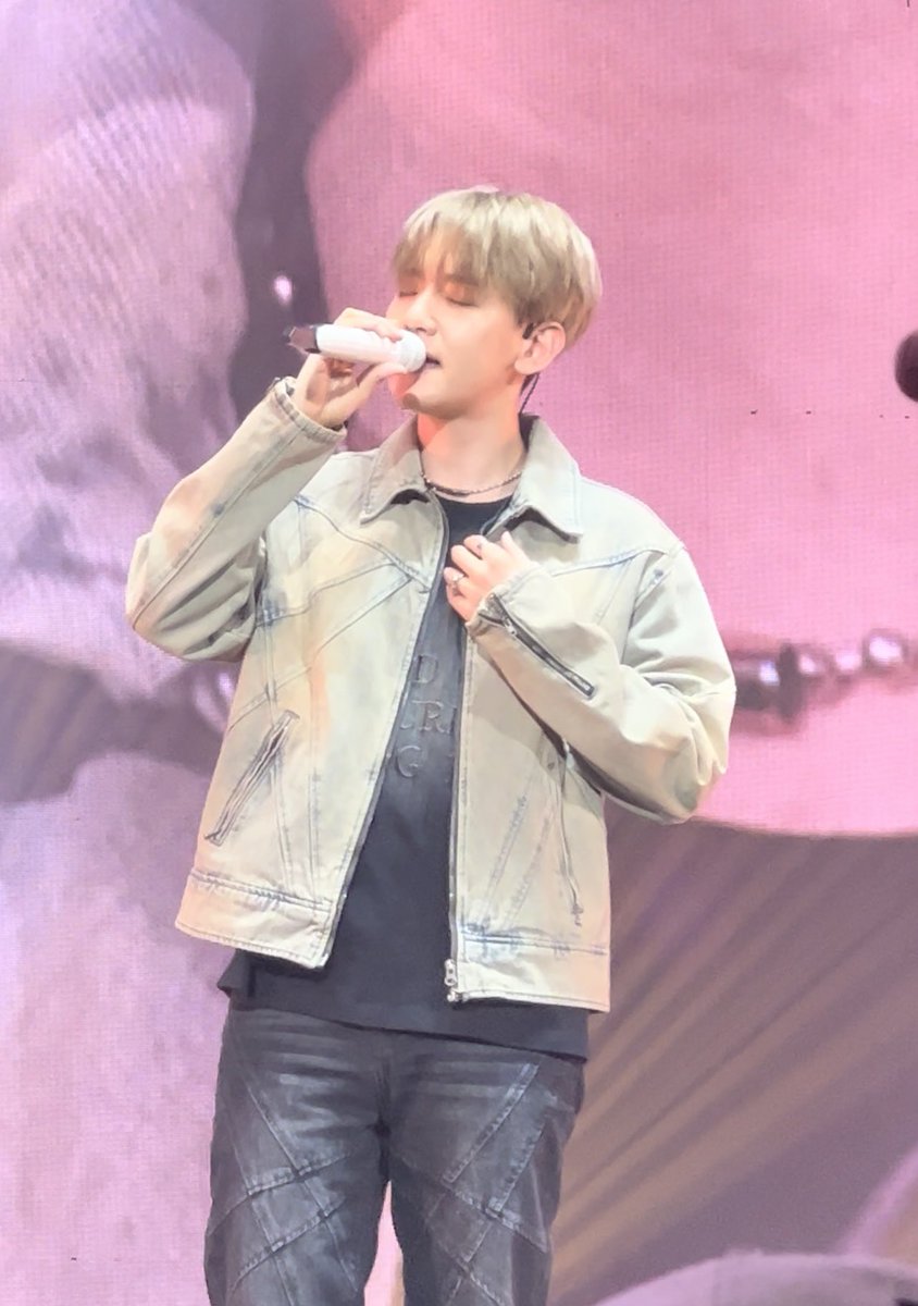 Jessica_House's tweet photo. Vengo a regalarles estas fotos del mejor día. 🩶

#BAEKHYUNxKAMPMTY
#BAEMEX
#KAMPFESTMTY
#BAEKHYUN #백현 #EXO #엑소 
@B_hundred_Hyun https://t.co/WDkrzSBjbL