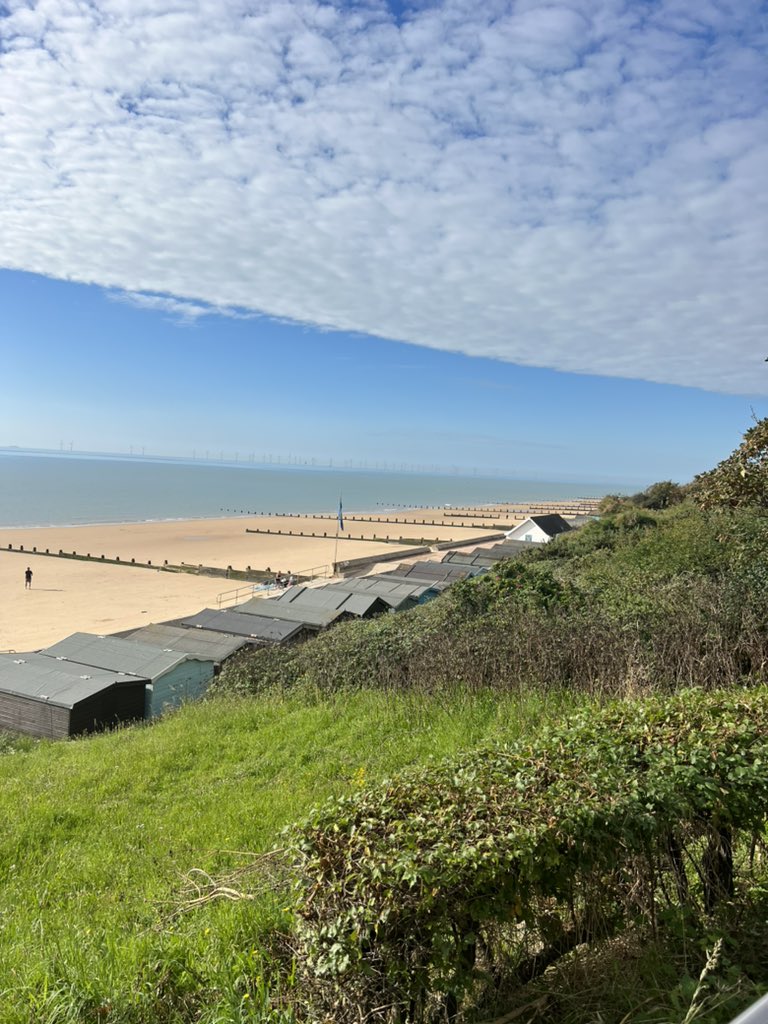 freddiecamp's tweet image. One of the perks of being self employed. Last minute decision to take the day off and visit the coast. ☀️ 🌊 #frinton #essex