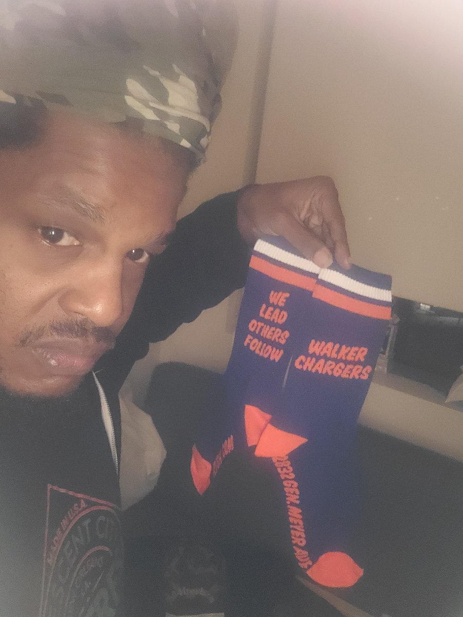 CurtSTAR504's tweet photo. 1st Batch of #Motto for the #BlockSocks just came in. I'll be headed to the post office & making deliveries on my breaks in between jobs.
The Navy Blue 2832 OPW Charger Socks are available online at #504FreshDotCom & @504_Fresh(DM for delivery options). #2832GeneralMeyerAvenue https://t.co/Y38avmi1wG