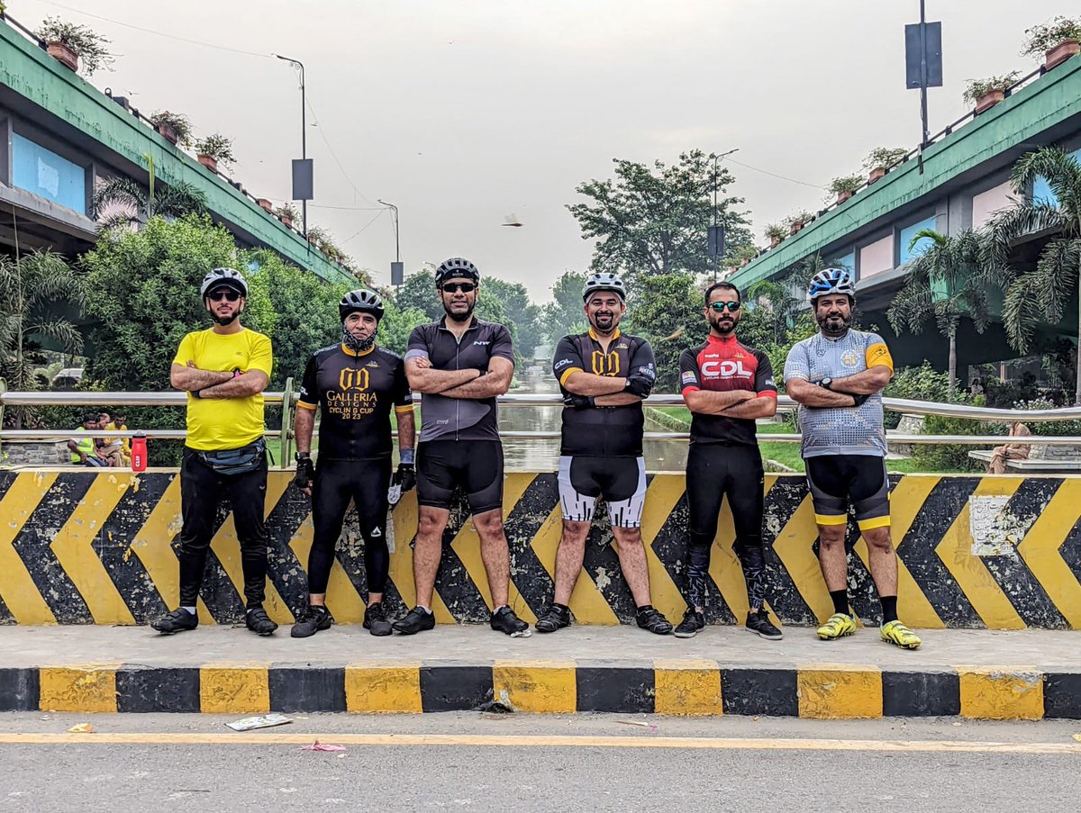 gulbergcycling's tweet photo. Legs Hurting & Heart Pumping ride ! @LSDCycling - Wednesday Activate is the place to be ! #hourofpower #mangoexpress #coffeeloop #bananasplits #cycling #cyclinglife #cyclinglahore https://t.co/x1GVWhXkmL