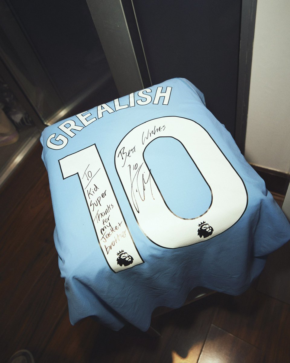 PUMA Football (@pumafootball) on Twitter photo New bromance unlocked? 🔓🤩
After the last <a href="/ManCity/">Manchester City</a> match, <a href="/KidSuper/">KidSuper</a> gifted a 1 of 1 treble winning jacket to <a href="/JackGrealish/">Jack Grealish</a> and got a match-worn kit in return 🔄 New bromance unlocked? 🔓🤩
After the last <a href="/ManCity/">Manchester City</a> match, <a href="/KidSuper/">KidSuper</a> gifted a 1 of 1 treble winning jacket to <a href="/JackGrealish/">Jack Grealish</a> and got a match-worn kit in return 🔄
