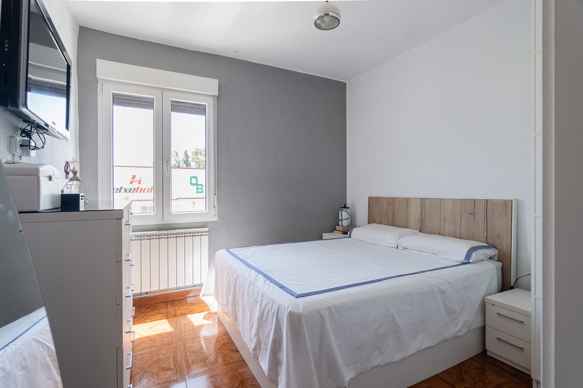 Inmo_DDC's tweet image. ¿Crees que encontrar tu primera #vivienda a buen #precio y #reformada es imposible?

¡No con nosotros! 😊

Descubre este precioso #piso lleno de #luz, con un enorme #salón - #comedor y dos #dormitorios listo para recibir a su nueva #familia.

fotocasa.es/es/comprar/viv…