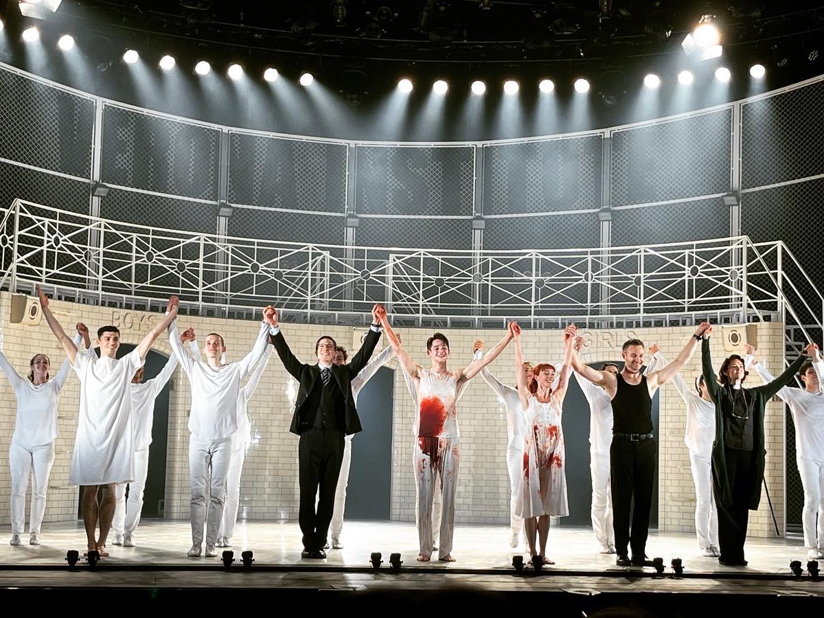 Graham Watts (@gwdancewriter) on Twitter photo Finally caught up with the revival of Matthew Bourne’s Romeo + Juliet last evening and I’m delighted to say that the performance was slick and passionate - two attributes that don’t often sit well together! <a href="/SirMattBourne/">Matthew Bourne 💙</a> <a href="/New_Adventures/">New Adventures</a> Finally caught up with the revival of Matthew Bourne’s Romeo + Juliet last evening and I’m delighted to say that the performance was slick and passionate - two attributes that don’t often sit well together! <a href="/SirMattBourne/">Matthew Bourne 💙</a> <a href="/New_Adventures/">New Adventures</a>