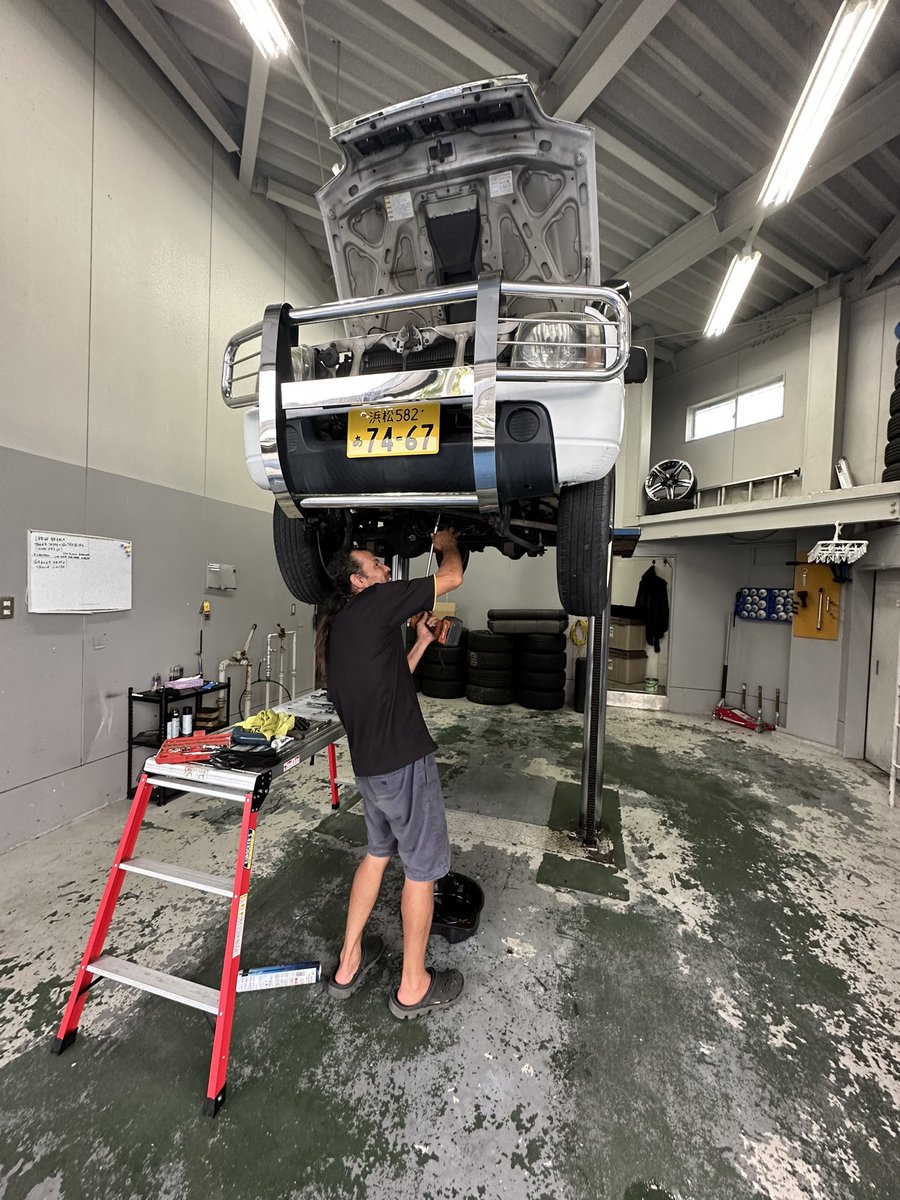 maruyos916's tweet photo. オイル漏れを取り除く https://t.co/IBsGFNKb47