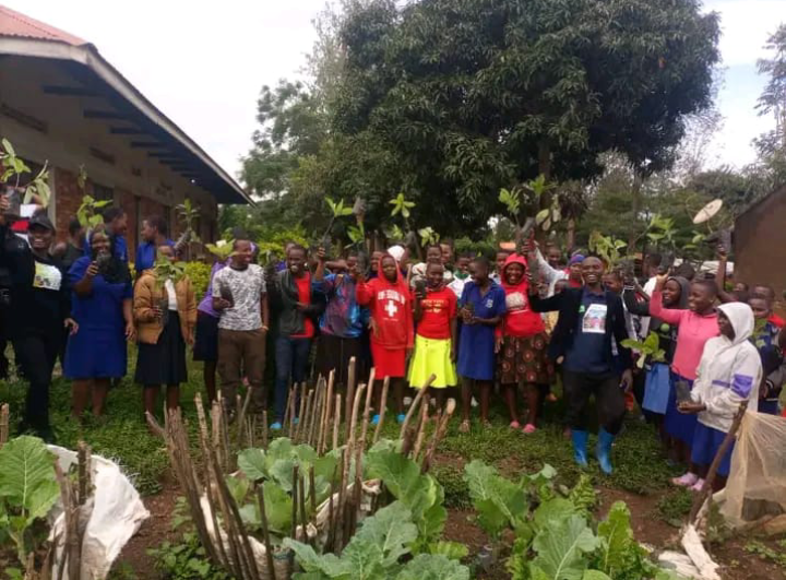 VibrantGenerat1's tweet photo. "He who plants a tree plants a hope @VibrantGenerat1  under the leadership Matilda Kahunde, Kemigisha Dapheen, IPP Morgan   &amp; @kasiita_gerald. Youth planted trees as a way of restoring nature and here's how they're progressing with looking after the trees they planted. @A4AYOUTH https://t.co/cuWsMwUf80