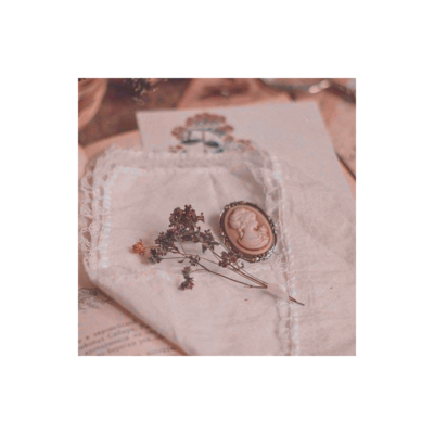 𝓠𝐔𝐄𝐄𝐍 𝓒𝐇𝐀𝐑𝐋𝐎𝐓𝐓𝐄. tweet media