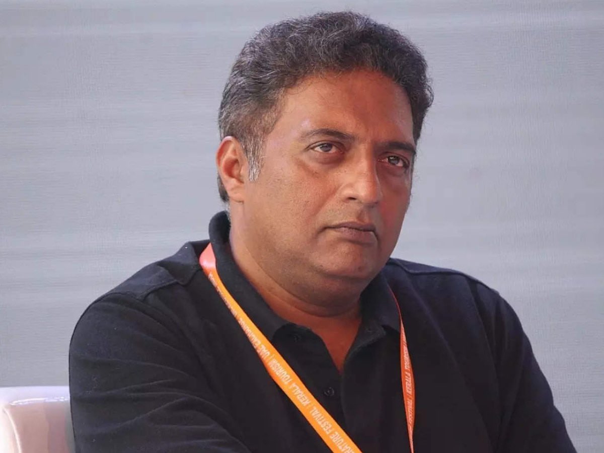Film Actor Prakash Raj Insult #Chandrayaan3 

Repost If You Want To See Him In Jail .

#ArrestPrakashRaj