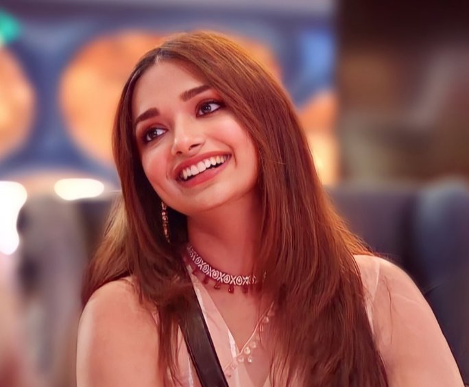 TrueKhabri's tweet photo. #JiyaShankar - Highest Female BB Twitter Space Record
#ManishaRani - Highest Female BB Insta Live Record

Who has the Biggest Fan Following after show comment/ quote? 
#Abhiya #Abhisha

Retweet                                 Like https://t.co/Ehnejj2GtP