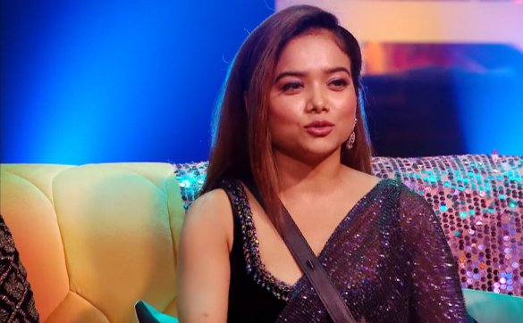 TrueKhabri's tweet photo. #JiyaShankar - Highest Female BB Twitter Space Record
#ManishaRani - Highest Female BB Insta Live Record

Who has the Biggest Fan Following after show comment/ quote? 
#Abhiya #Abhisha

Retweet                                 Like https://t.co/Ehnejj2GtP