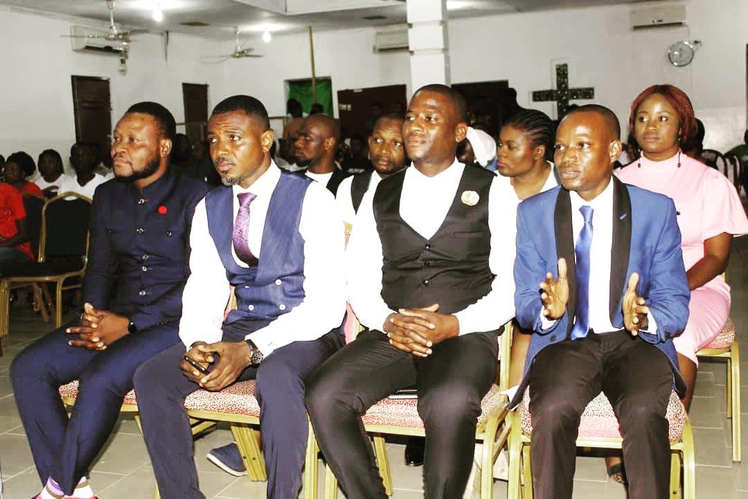 ToyeOgunmade's tweet photo. 2 Timothy 2:22
So flee youthful passions and pursue righteousness, faith, love, and peace, along with those who call on the Lord from a pure heart🙏🏽

Visit Us @ToyeOgunmade ⛪️🕊

#toyeogunmade #theworshippers #praisegod #music #worship #accra #menofgod #ghana #concert https://t.co/6M3cOdVk4V