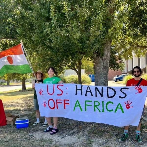 ThisIsNot1967_'s tweet photo. ❗️🇺🇸🇳🇪New Orleans student groups hold “Hands off Niger” demonstration🔥🔥

 New Orleans, LA- On August 12, New Orleans students and their supporters demonstrated during a 120-degree heat index against the potential U.S. intervention in the West African country of Niger. https://t.co/ovCLukwRWx