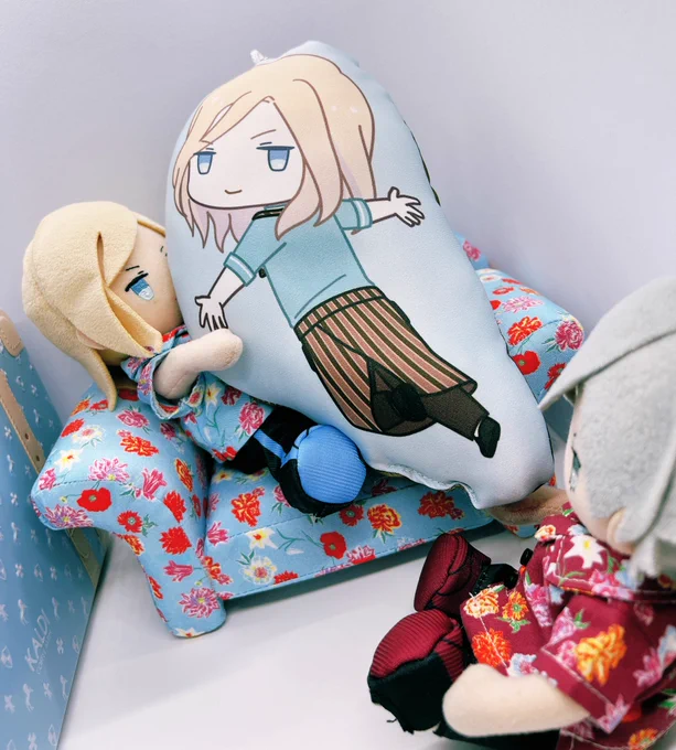 スイパラのちびちゃんかわいい手前の人は冷凍マグロみてえだなと思っています 
