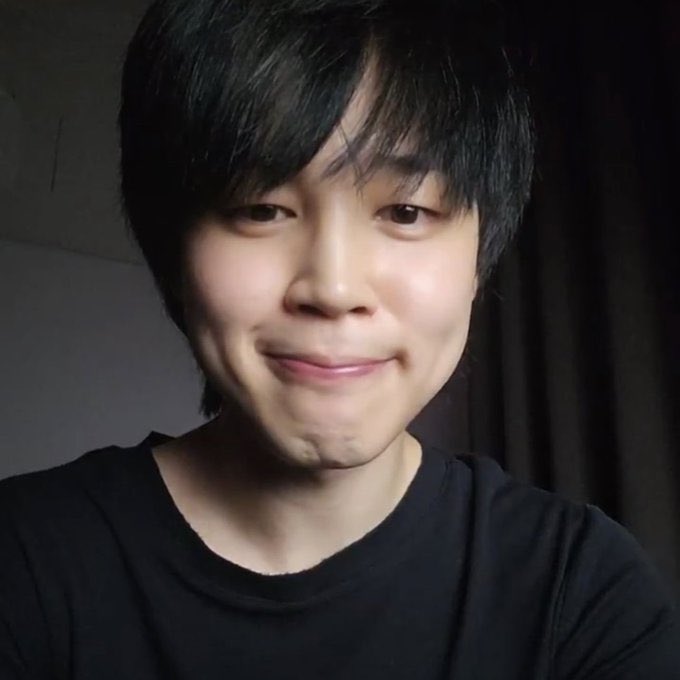 pied_piperxjm's tweet photo. Nunca olvidaré el 3 de Abril de este año, nunca olvidaré los nervios, la emoción y la felicidad cuando *ese* post salió anunciando qué Jimin había logrado el #1 en el Hot 100. Todo mi inicio estaba como loco, estábamos llorando, estábamos celebrando, JM hizo historia ese día 😭😭 https://t.co/SwZyrwgMhL