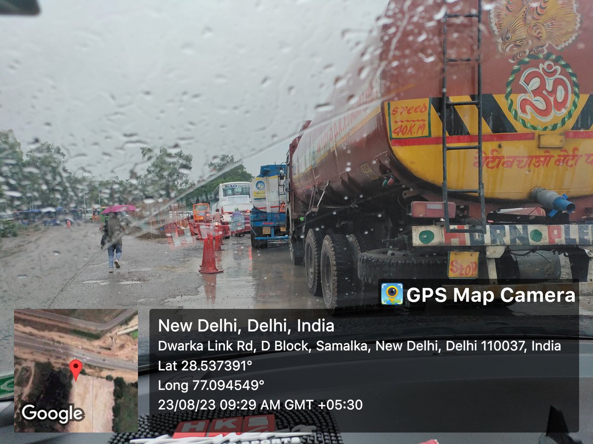 vikasjain_live's tweet image. Recipe to have a #trafficjam in office hours
- Under-construction area without maintaining alternate path
- Slight rain to aggravate issue
- Road design not following Flow Design
#FlowDesign Innovation by #WorldclassInnovationNetwork
Can solve this
@dtptraffic @nitin_gadkari