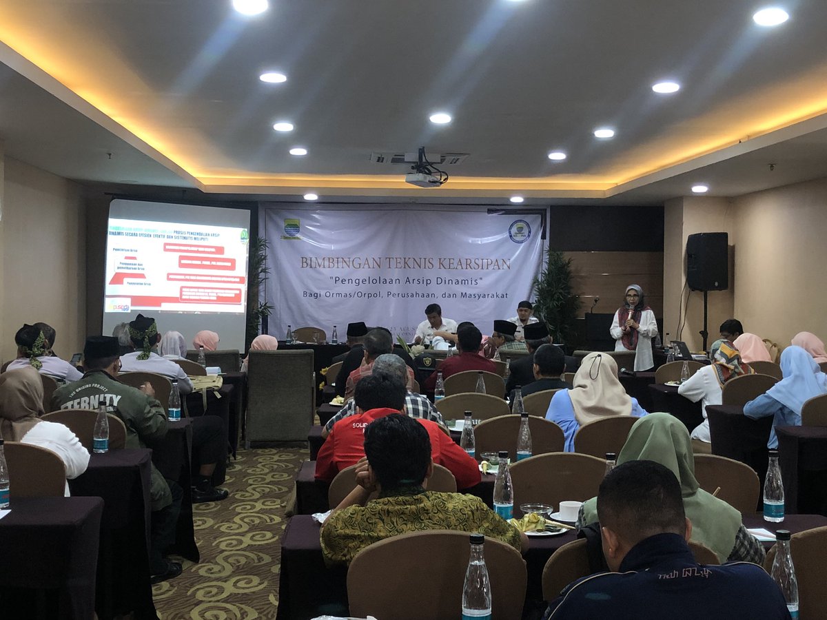 hanhan_jo3's tweet photo. Bimbingan Teknis Pengelolaan Arsip Dinamis bagi Ormas / Orpol, perusahaan dan Masyarakat, Hotel California Bandung 23 Agustus 2023 .. @disarpuskotabdg  @DispusipdaJabar   @ArsipNasionalRI https://t.co/PrhslxWTUG