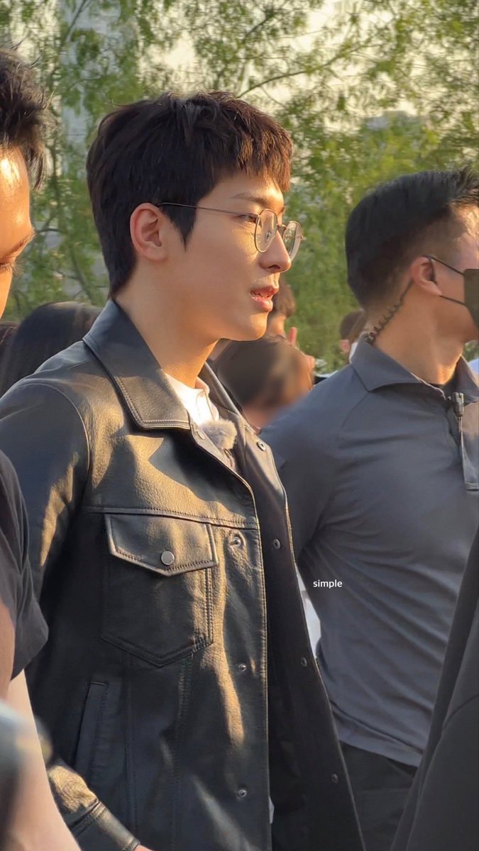 just a reminder that this is how wonwoo look in real life