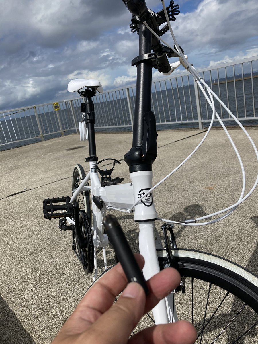 388tomohisa's tweet photo. なぜだ？自宅出て、ならしで新しいサドルの様子見するだけだったはずが、サイクリングロードで海まで来ていた。なんか、折り畳まないチャリンコ欲しくなったかもしれない。帰りはすげー雨でした！ https://t.co/jfgHVRmpMa
