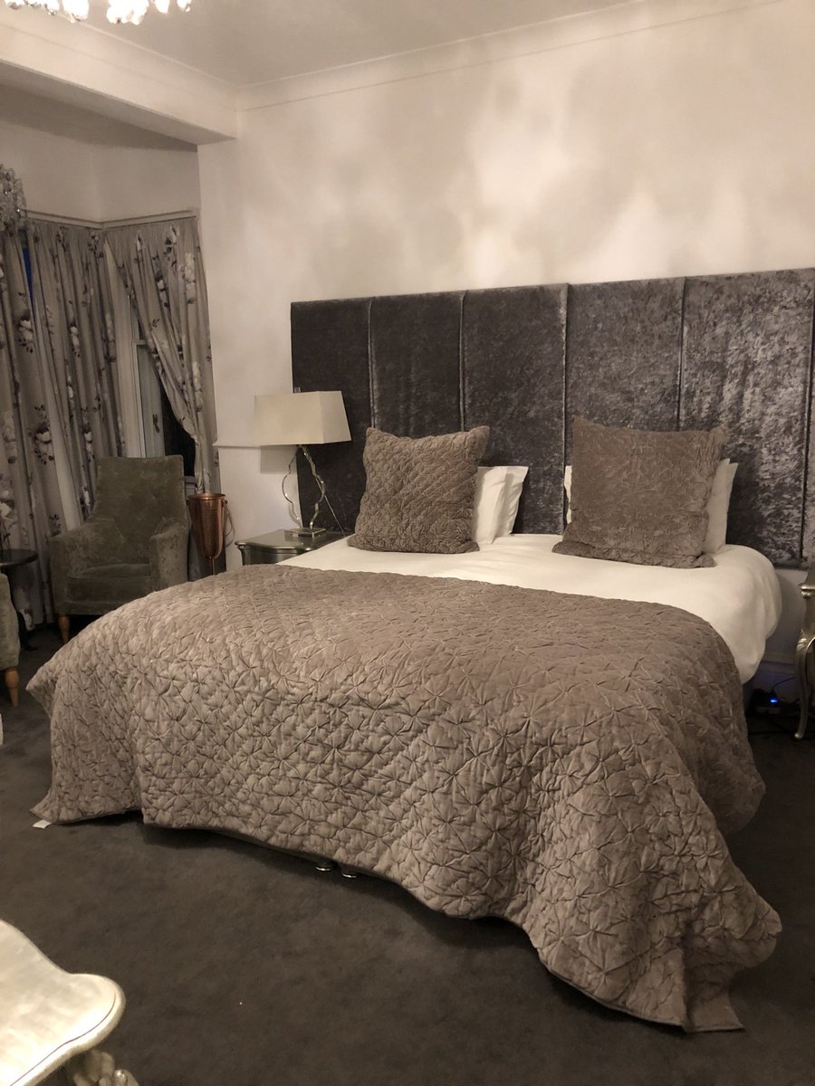 Spending time in beautiful malvern. Is the perfect way to relax. Stunning views from the hills, great bars restaurant and  theatres. Family and friends no better place to enjoy each others company. #Weekend #event