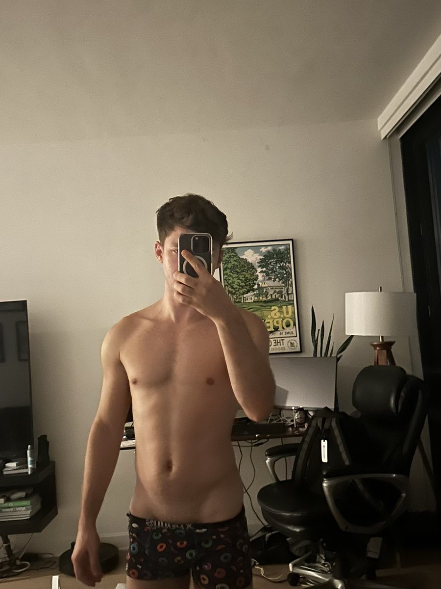 artiomboy's tweet photo. Retweet if you wanna go to sleep together 😈 https://t.co/OrvrT5xNtZ