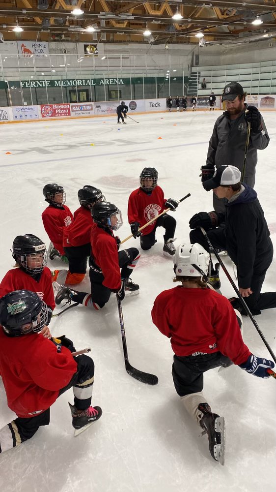 BrickCam's tweet photo. This makes me smile.
#CoachLucas #mentor #littleguys #hardworkisfun #prouddad https://t.co/3JKWScE0bg