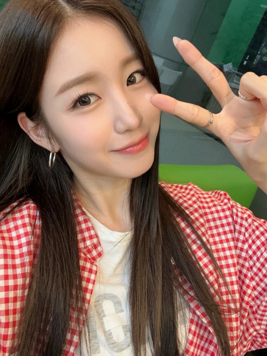 WOOAH_HM's tweet photo. [#우연]
오늘 더 행복하자아❤️
이 사진 보니까 샌드위치 먹고 싶다 ㅎ_ㅎ

#wooah #우아 #WOOYEON https://t.co/ot0YD2MPEr