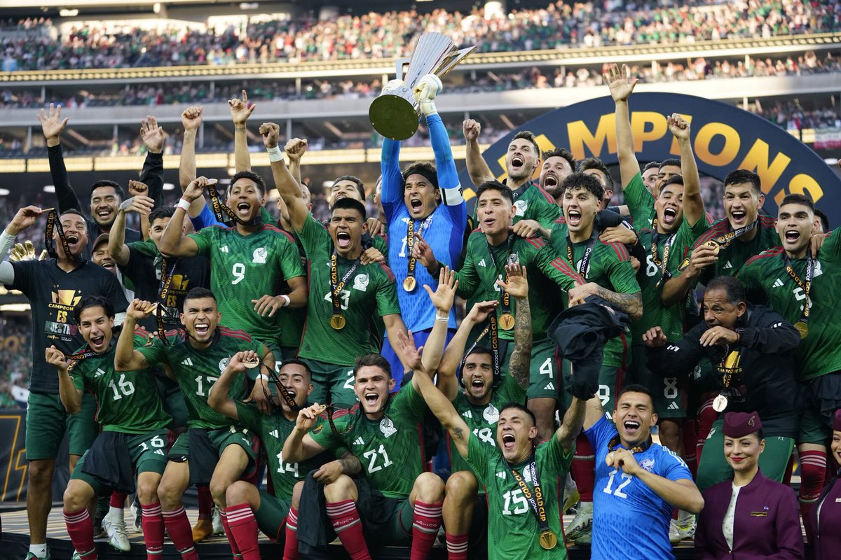 NelsonE8000's tweet photo. Nothing makes me happier than seeing Mexicans winning #mexico https://t.co/suUzjFi75p
