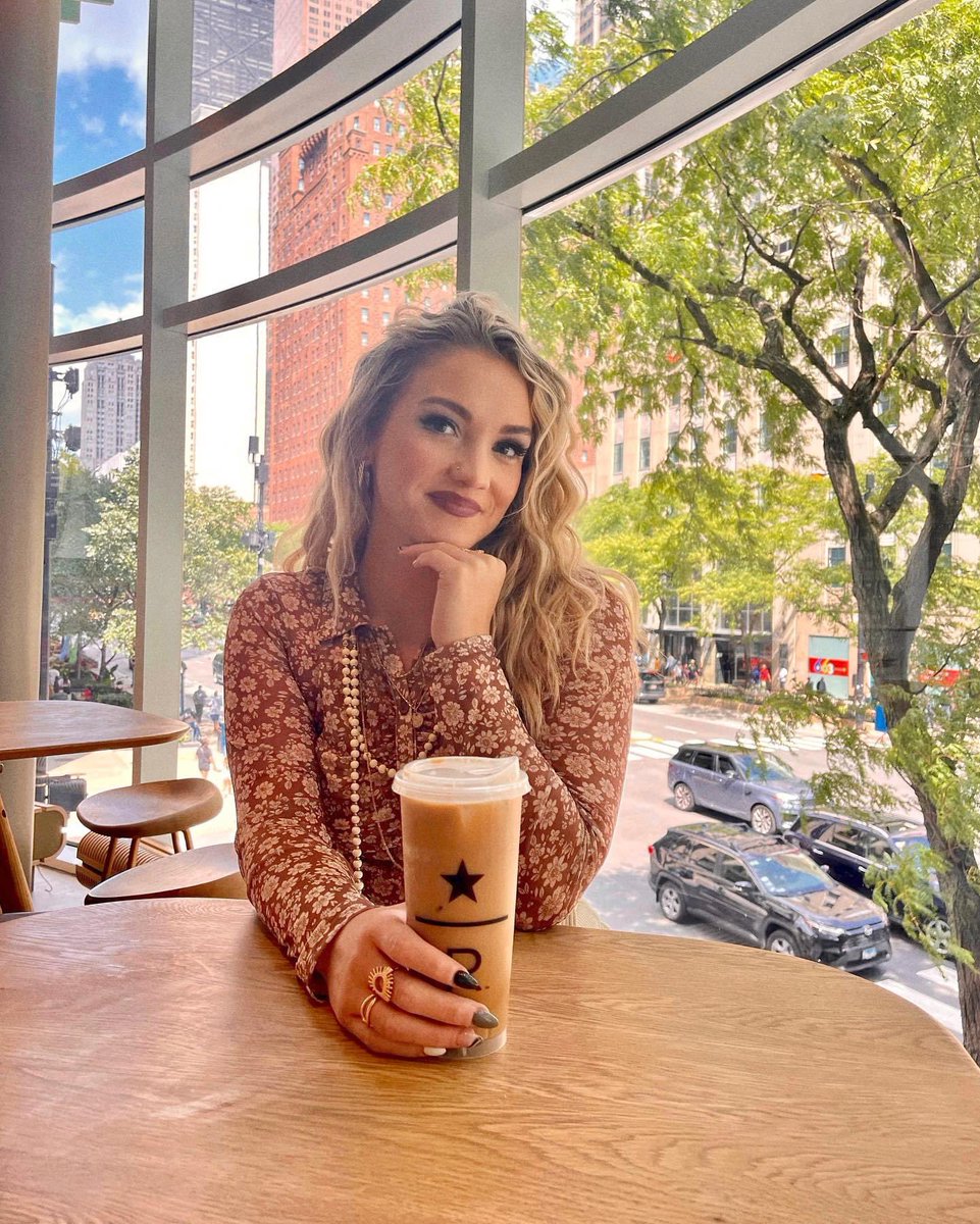 avarowlandmusic's tweet photo. You call it Starbucks, I call it loveโค๏ธ @Starbucks @Altard_State #starbucks #starbucksreserve #chicago #altardstate #coffee #CoffeeLover #coffeeaddict #coffeelovers #travel #happy #love https://t.co/iFpp4J5ohy