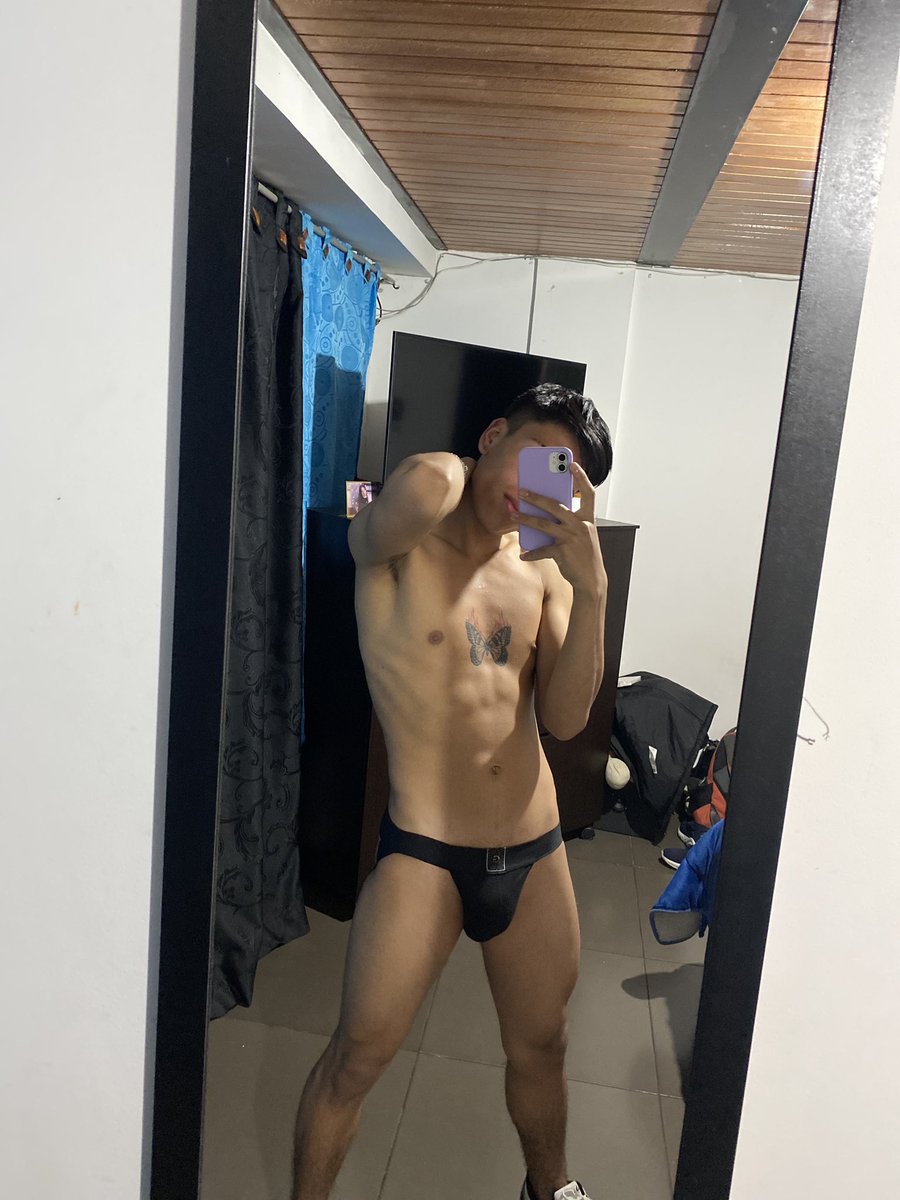 Smith__Tovar's tweet photo. Rt? 😏 https://t.co/FJ8SZ31uuV