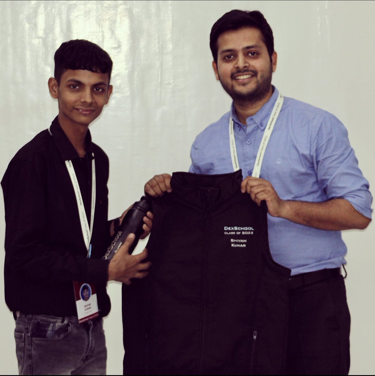 SharadSagar's tweet photo. Few years ago, Dexterity's Chief of Staff Swaraj Priyadarshi spotted a child selling eggs in Patna. Swaraj started a conversation that would forever change Shivam's life. This year, Shivam is going to college on full scholarship of ₹25 lakh to study Economics. #ThisIsDexterity https://t.co/TTeUaEhWCo
