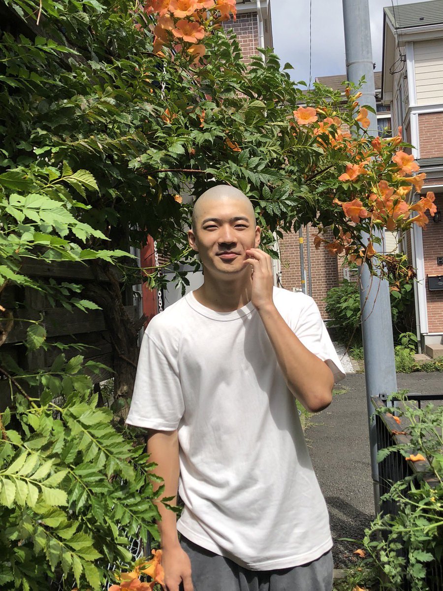 こんにちは水曜日です。
公演も終わったので、久しぶりにスキンヘッドにしてみました。夏だし。
思えば『ピロートーキングブルース』で初めて羽衣に関わった時も丸坊主でした。
僕は元気です。

村田天翔