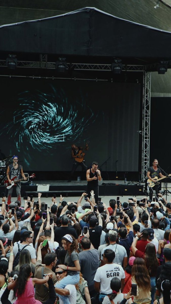 Los <a href="/CDCrock/">Caramelos De Cianuro</a> en la Concha Acústica de #Maracay. <a href="/rusopav/">Pavel Tello</a> <a href="/AsierCazalis/">Asier Cazalis</a> 

#Tour2023 #CDCrock #23Ago #EnVivo #CaramelosDeCianuro