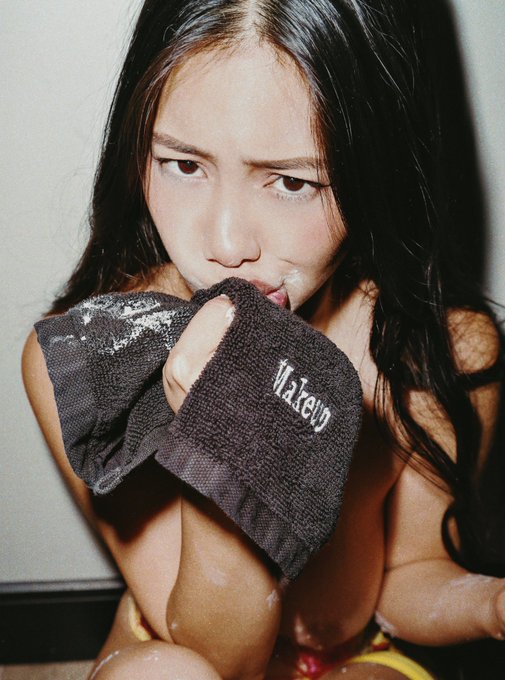 things got a little messy, i&rsquo;m sorry 🫢 📸: @financephotog https://t.co/DNH3H1PTOv<a class="tags" target="_blank" title="On Twitter" href="/?out=eyJ0eXAiOiJKV1QiLCJhbGciOiJIUzUxMiJ9.eyJpYXQiOjE3MjA4NDg3ODEsImlzcyI6InR3cG9ybnN0YXJzLmNvbSIsIm5iZiI6MTcyMDg0ODc4MSwiZXhwIjoxNzUyMzg0NzgxLCJyZWRpcmVjdF91cmwiOiJodHRwczovL3R3aXR0ZXIuY29tL2ZpbmFuY2VwaG90b2cifQ.DbYeDdS2pOysd0NHfAm7tafus5vWy1TT6XuoaUGM1W6gv20WL_hxFeh6GMUXPU78YnTl4NZndhqLAC0Uiu-XoQ">@financephotog</a>